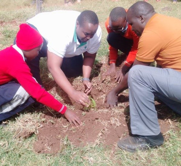Centre Collaborates with Stakeholders to Spearhead Tree Growing Initiative in Comprehensive and Senior Schools